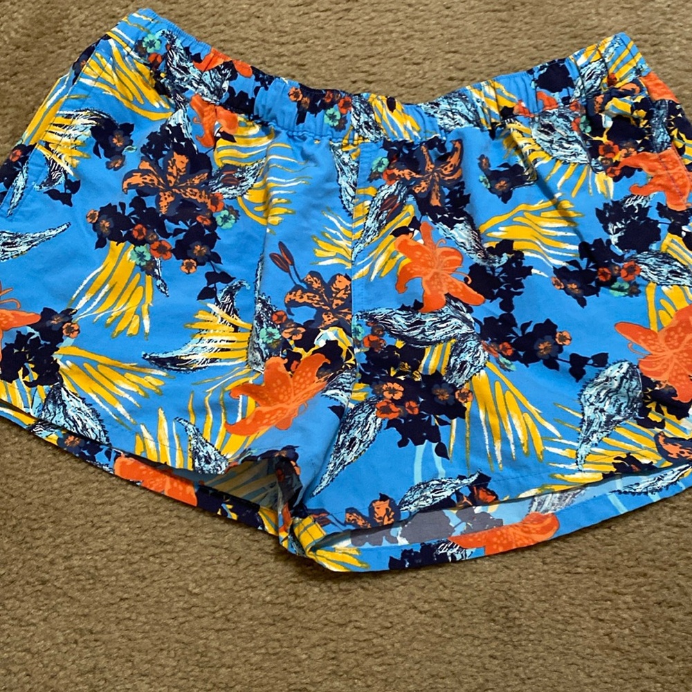 Patagonia Size XL Women's Barely Baggies Shorts Blue
Flower Nylon 2.5"